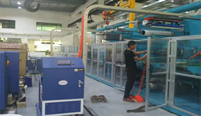 金兴质热熔胶机应用场景 - 汽车行业